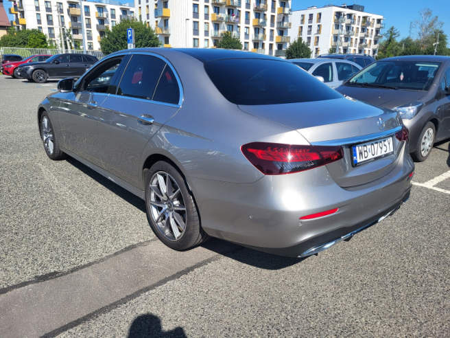 MERCEDES BENZ E 220 SEDAN - Sedan: afbeelding 4 MERCEDES BENZ E 220 SEDAN - Sedan: afbeelding 4