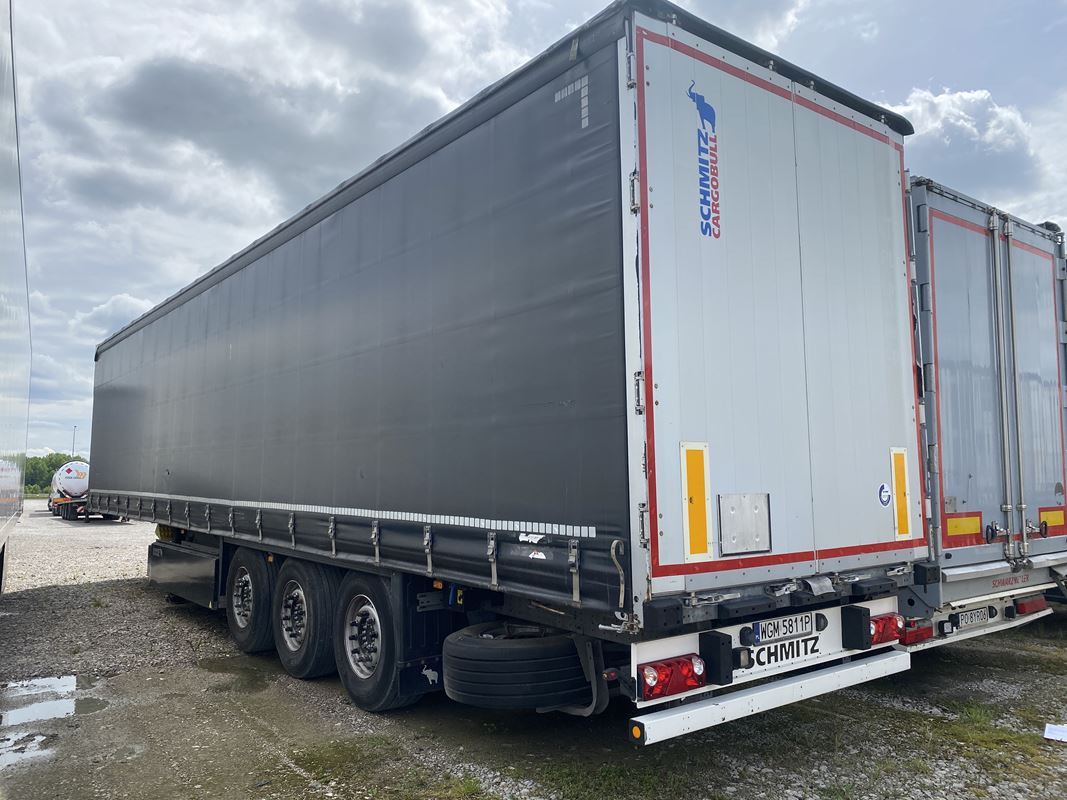 SCHMITZ CARGOBULL SCB S3T FIRANA - Aanhangwagen met huif: afbeelding 2 SCHMITZ CARGOBULL SCB S3T FIRANA - Aanhangwagen met huif: afbeelding 2