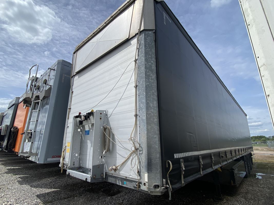 SCHMITZ CARGOBULL SCB S3T FIRANA - Aanhangwagen met huif: afbeelding 3 SCHMITZ CARGOBULL SCB S3T FIRANA - Aanhangwagen met huif: afbeelding 3