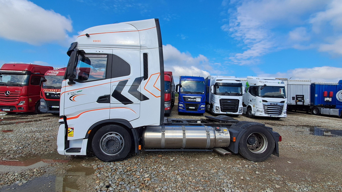 IVECO AS440ST/FP LT LNG CIĄGNIK SIODŁOWY - Trekker: afbeelding 4 IVECO AS440ST/FP LT LNG CIĄGNIK SIODŁOWY - Trekker: afbeelding 4