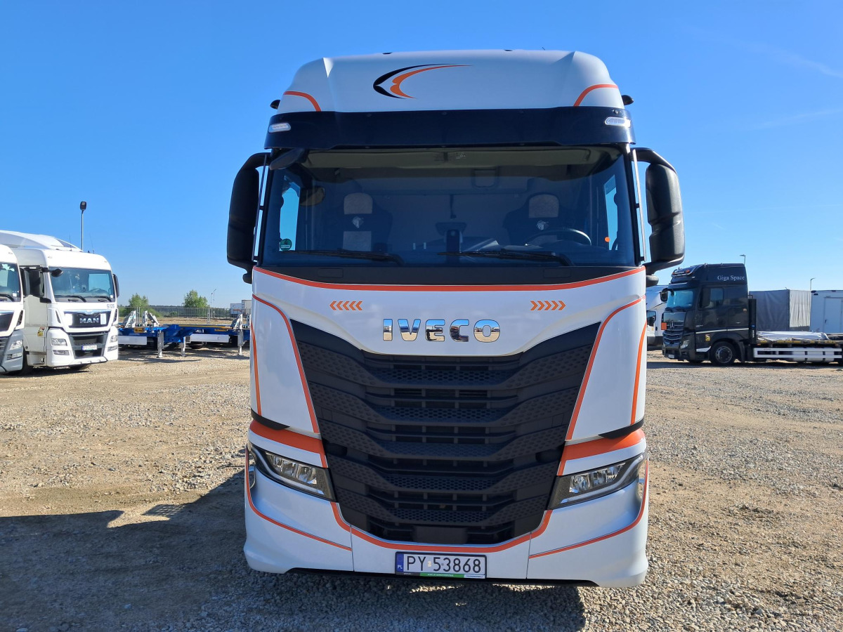 IVECO AS440ST/FP LT LNG CIĄGNIK SIODŁOWY - Trekker: afbeelding 2 IVECO AS440ST/FP LT LNG CIĄGNIK SIODŁOWY - Trekker: afbeelding 2
