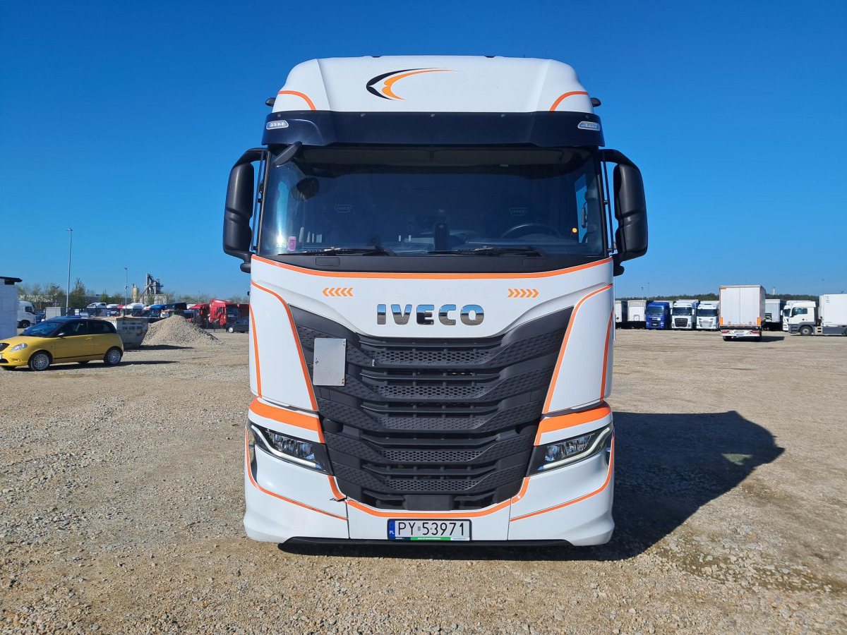 IVECO AS440ST/FP LT LNG CIĄGNIK SIODŁOWY - Trekker: afbeelding 2 IVECO AS440ST/FP LT LNG CIĄGNIK SIODŁOWY - Trekker: afbeelding 2