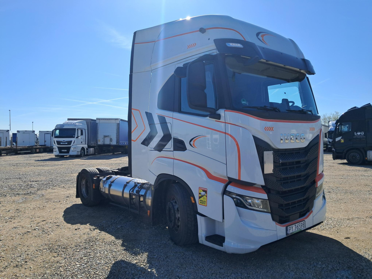IVECO AS440ST/FP LT LNG CIĄGNIK SIODŁOWY - Trekker: afbeelding 1 IVECO AS440ST/FP LT LNG CIĄGNIK SIODŁOWY - Trekker: afbeelding 1