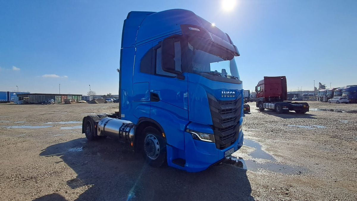 IVECO CIĄGNIK SIODŁOWY - Trekker: afbeelding 1 IVECO CIĄGNIK SIODŁOWY - Trekker: afbeelding 1