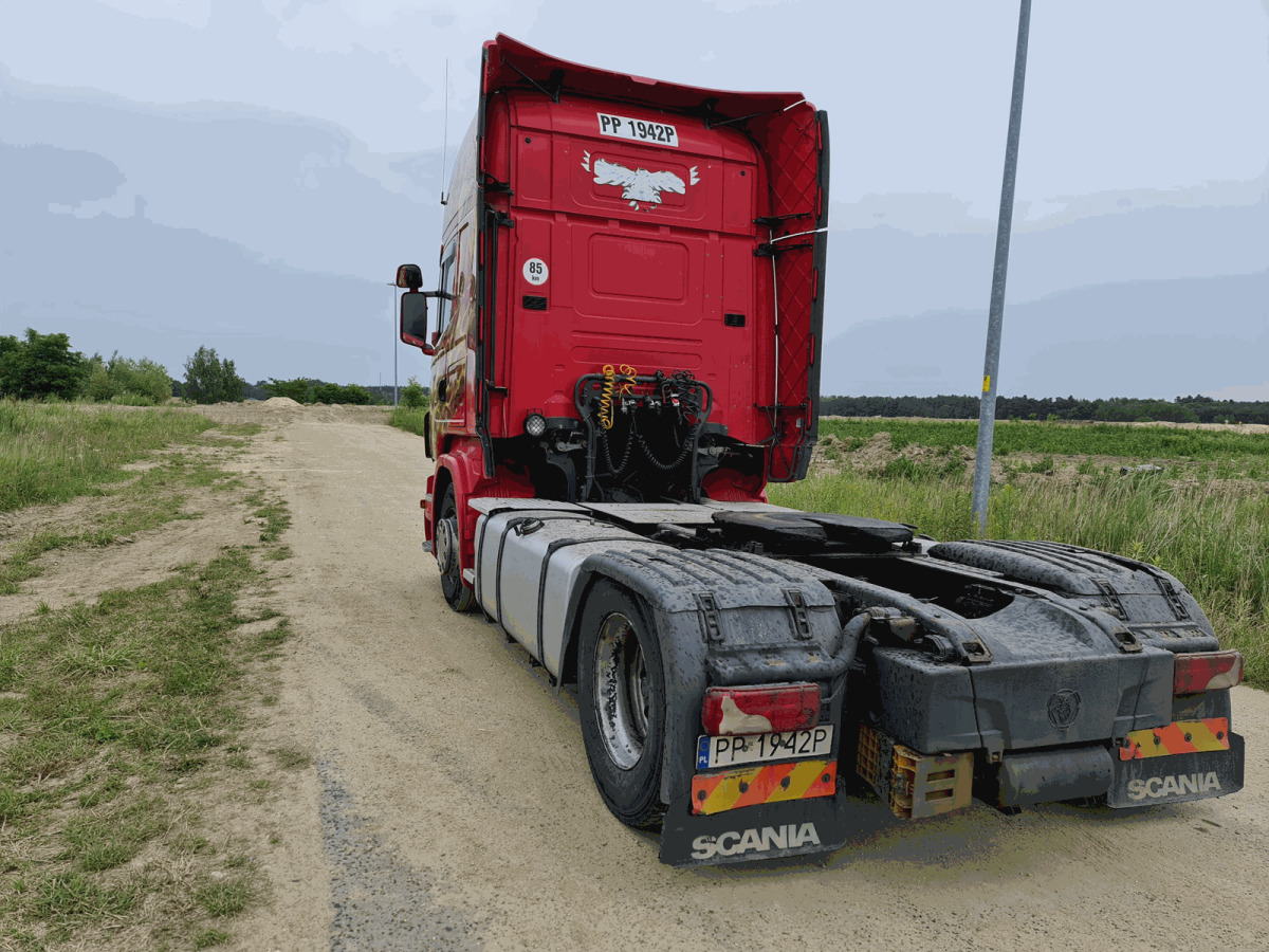 SCANIA R420 CIĄGNIK SIODŁOWY - Trekker: afbeelding 4 SCANIA R420 CIĄGNIK SIODŁOWY - Trekker: afbeelding 4