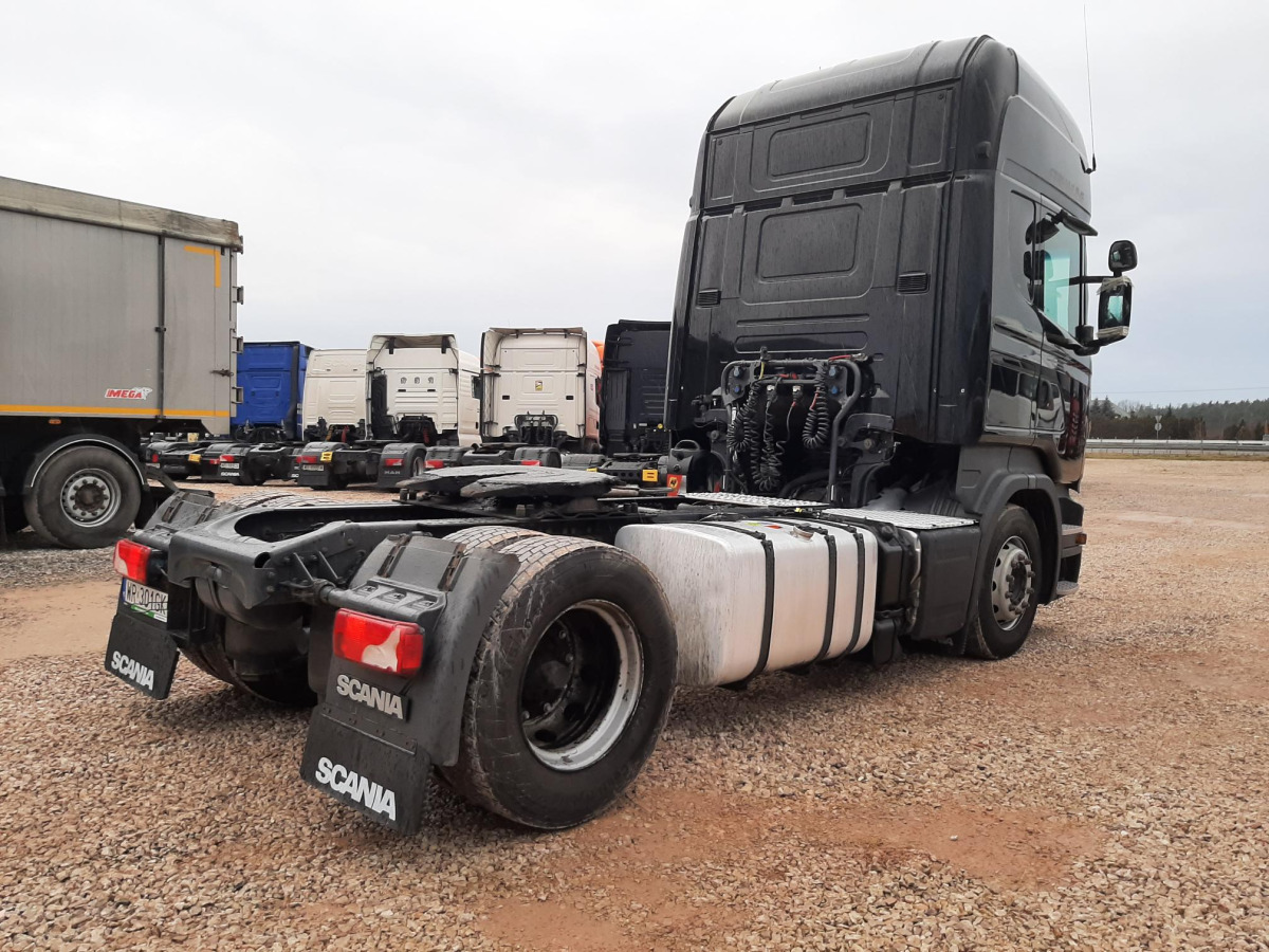 SCANIA R450 CIĄGNIK SIODŁOWY - Trekker: afbeelding 4 SCANIA R450 CIĄGNIK SIODŁOWY - Trekker: afbeelding 4