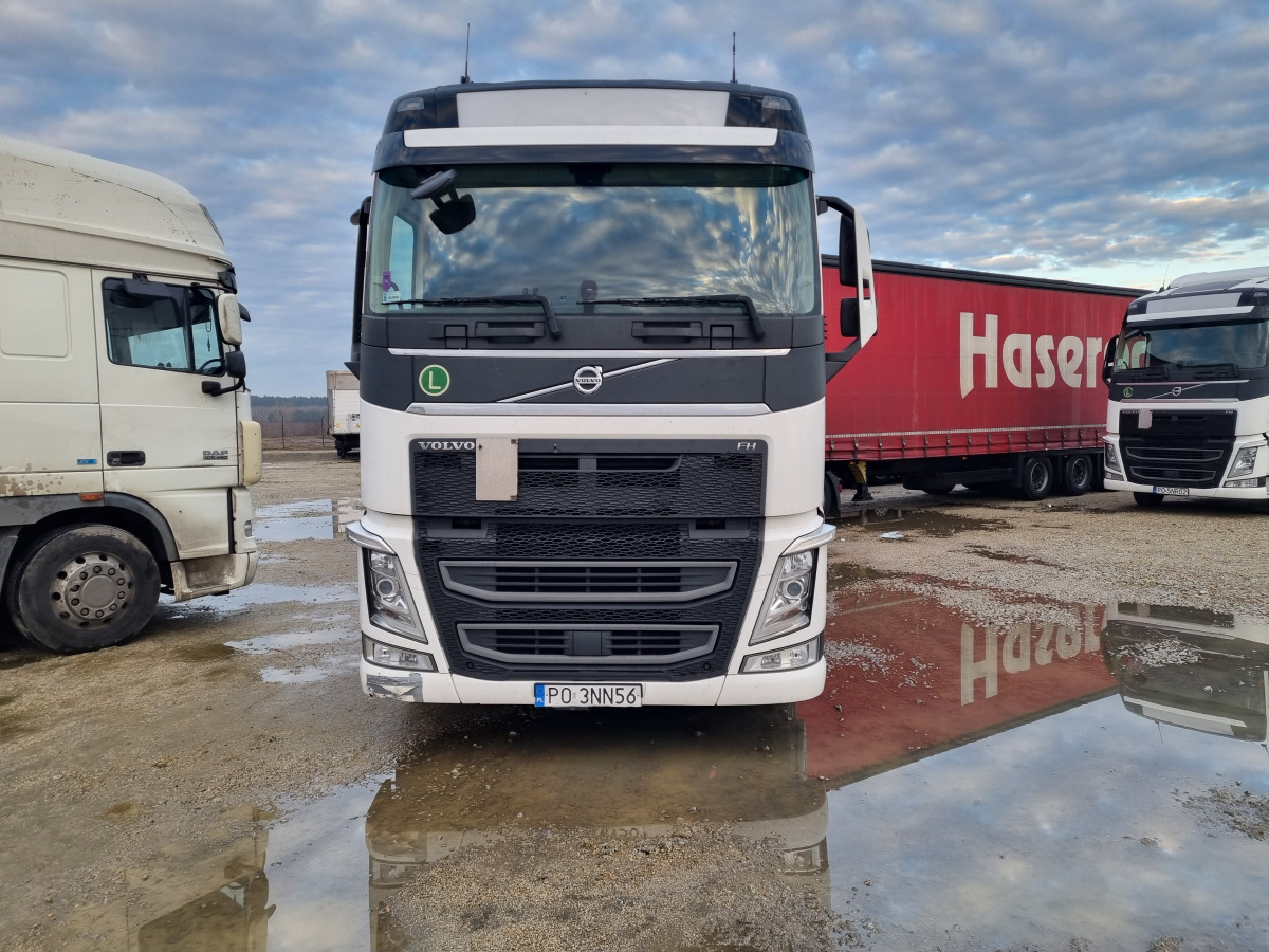 VOLVO FH 460 CIĄGNIK SIODŁOWY - Trekker: afbeelding 2 VOLVO FH 460 CIĄGNIK SIODŁOWY - Trekker: afbeelding 2