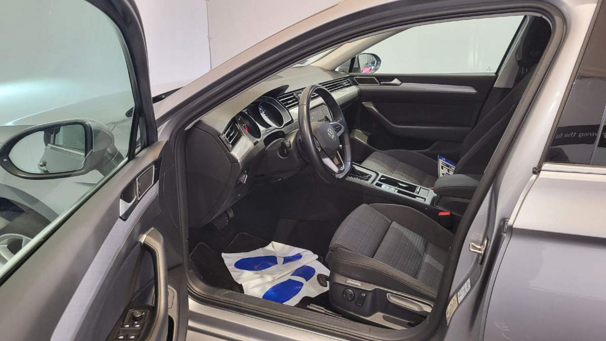 VOLKSWAGEN PASSAT KOMBI - Personenwagen: afbeelding 5 VOLKSWAGEN PASSAT KOMBI - Personenwagen: afbeelding 5