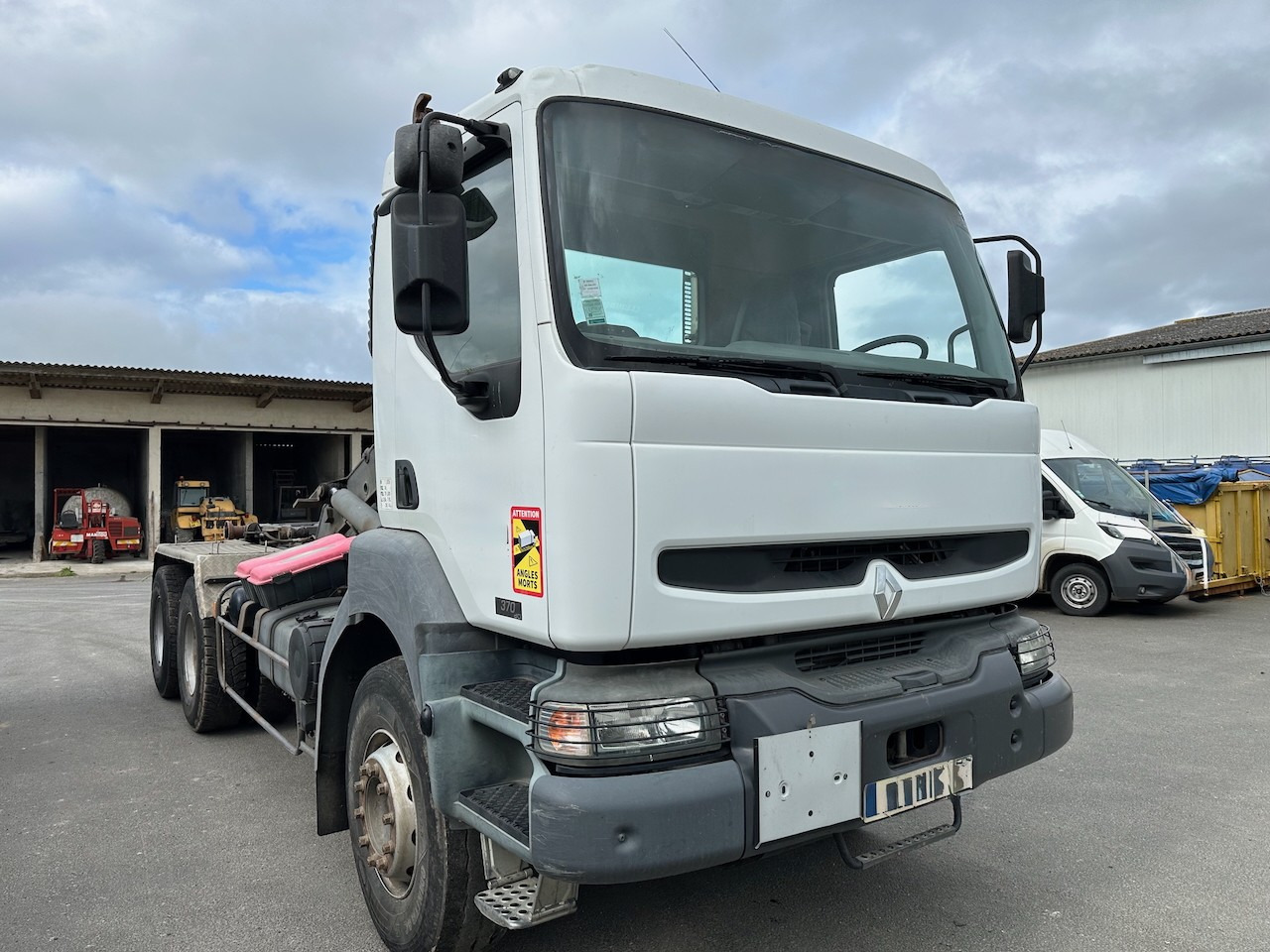 RENAULT KERAX 370 DCI - Haakarmsysteem vrachtwagen: afbeelding 5 RENAULT KERAX 370 DCI - Haakarmsysteem vrachtwagen: afbeelding 5