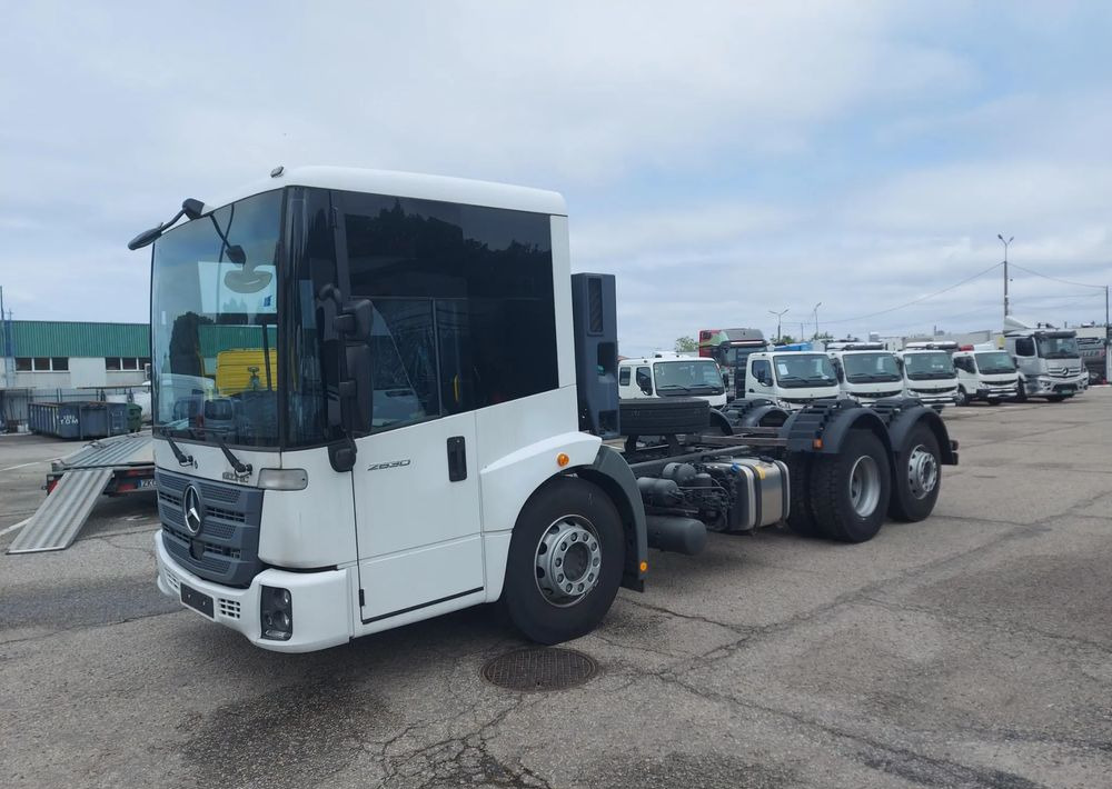 Mercedes-Benz Econic 2630 L ENA - Chassis vrachtwagen: afbeelding 1 Mercedes-Benz Econic 2630 L ENA - Chassis vrachtwagen: afbeelding 1