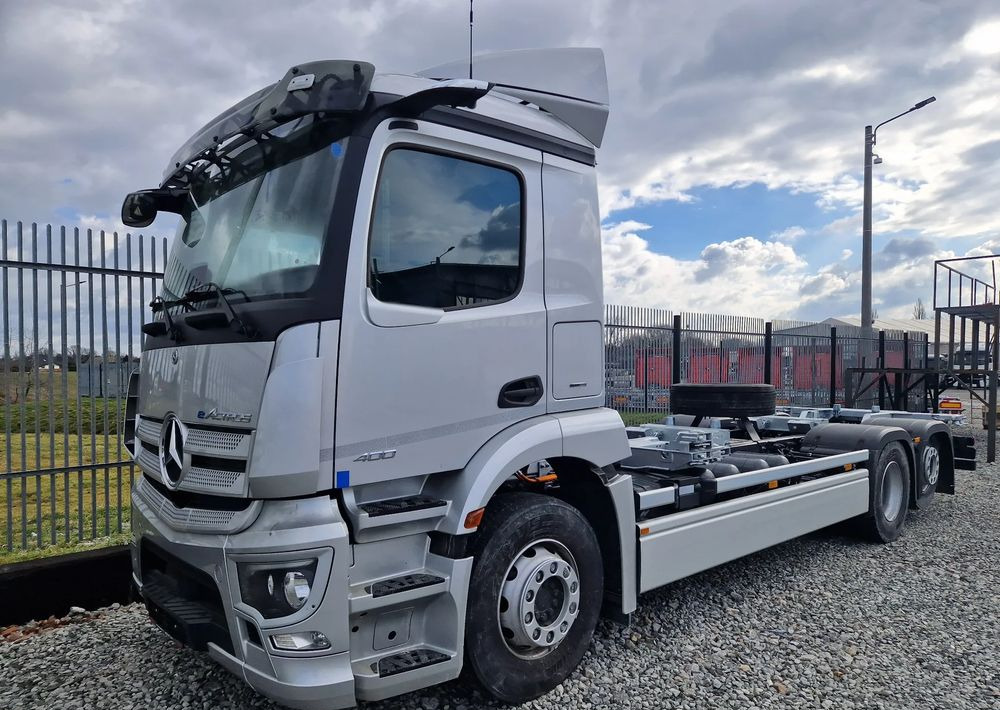 Mercedes-Benz eActros 400 6x2 BDF Elektryczny - Containertransporter/ Wissellaadbak vrachtwagen, Elektrische vrachtwagen: afbeelding 2 Mercedes-Benz eActros 400 6x2 BDF Elektryczny - Containertransporter/ Wissellaadbak vrachtwagen, Elektrische vrachtwagen: afbeelding 2
