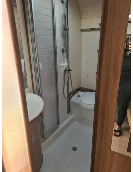 Caravan Bürstner Averso Top 545 TS: afbeelding 13 Caravan Bürstner Averso Top 545 TS: afbeelding 13