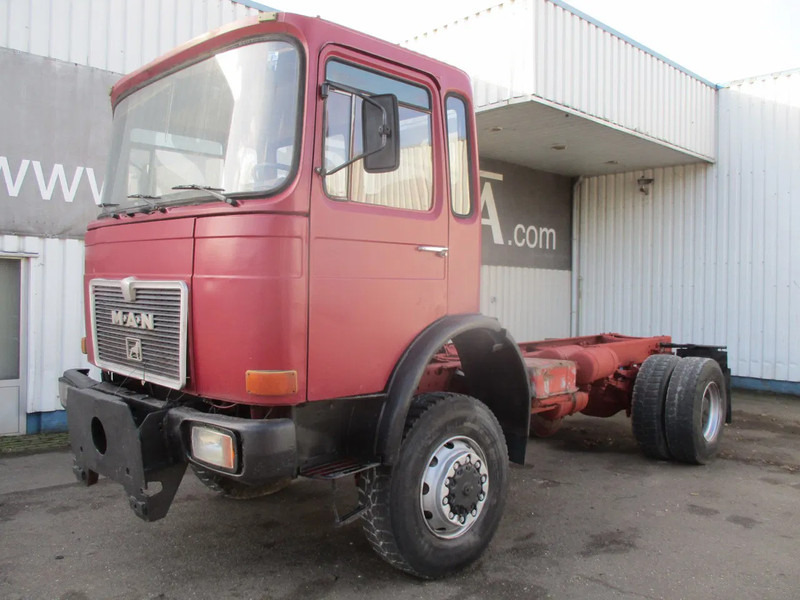 MAN 16.220 , 4x4 , Manual Eaton , Spring suspension - Chassis vrachtwagen: afbeelding 1 MAN 16.220 , 4x4 , Manual Eaton , Spring suspension - Chassis vrachtwagen: afbeelding 1