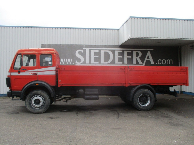 Mercedes-Benz 1626 , V8 , ZF Manual , spring suspension - Vrachtwagen met open laadbak: afbeelding 2 Mercedes-Benz 1626 , V8 , ZF Manual , spring suspension - Vrachtwagen met open laadbak: afbeelding 2