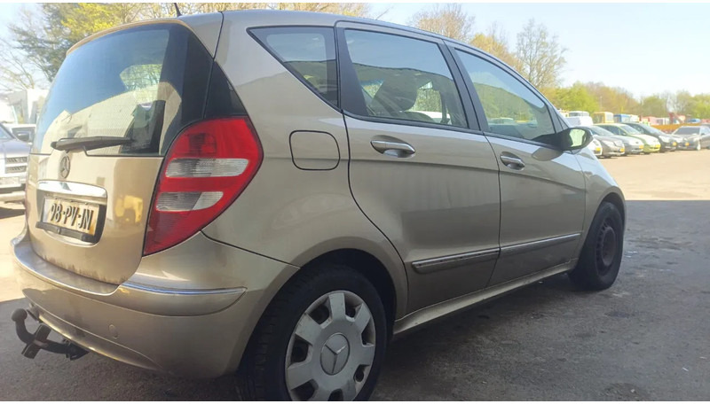 Mercedes-Benz A-Klasse 170 , Airco , leder , distrbute ketting maakt lawaai - Hatchback: afbeelding 3 Mercedes-Benz A-Klasse 170 , Airco , leder , distrbute ketting maakt lawaai - Hatchback: afbeelding 3