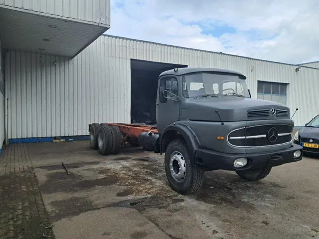 Mercedes-Benz LK 2624 , 6x4 , Manual , Spring suspension - Chassis vrachtwagen: afbeelding 4 Mercedes-Benz LK 2624 , 6x4 , Manual , Spring suspension - Chassis vrachtwagen: afbeelding 4