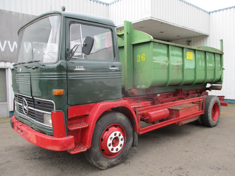 Mercedes-Benz LP 1319 , Oldtimer - Haakarmsysteem vrachtwagen: afbeelding 4 Mercedes-Benz LP 1319 , Oldtimer - Haakarmsysteem vrachtwagen: afbeelding 4