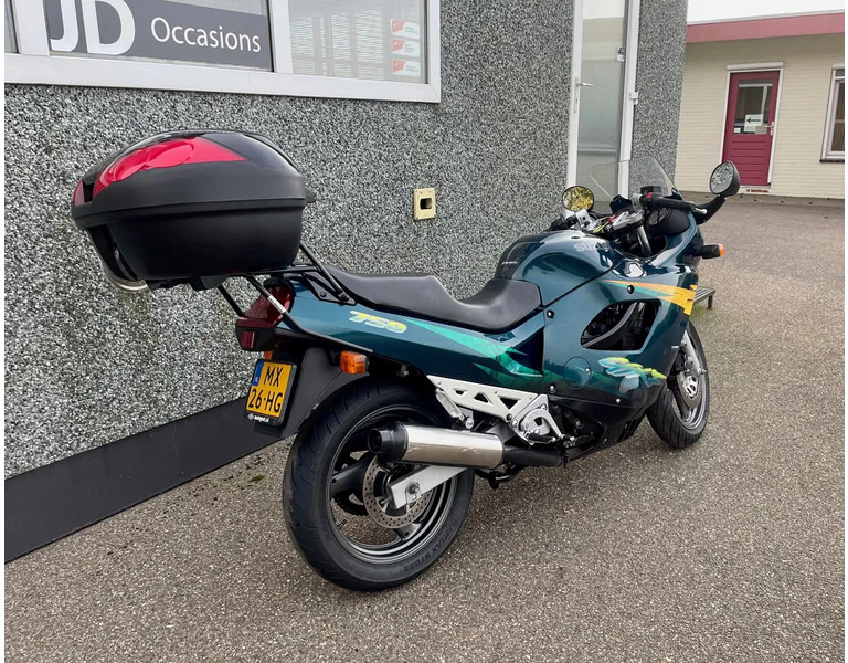 Suzuki GSX 600 F - Motorfiets: afbeelding 4 Suzuki GSX 600 F - Motorfiets: afbeelding 4