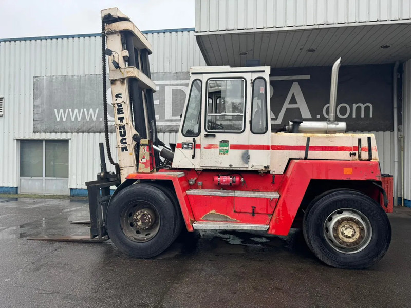 Svetruck 860-28 Pneumatic Tire Forklift - Diesel heftruck: afbeelding 2 Svetruck 860-28 Pneumatic Tire Forklift - Diesel heftruck: afbeelding 2