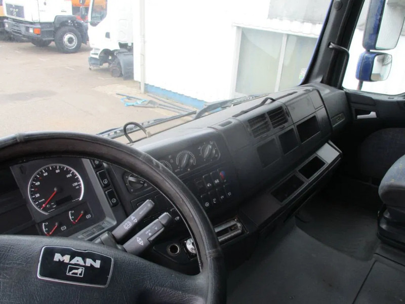 Interieur foto 2: Trekker MAN TGA , FOR PARTS ONLY , NO ENGINE AND GEARBOX