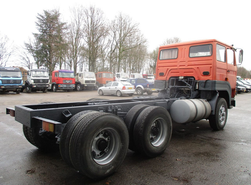 Volvo F7 , 6x4 , Manual , Euro 1 , Telma Retarder , Spring suspension - Chassis vrachtwagen: afbeelding 3 Volvo F7 , 6x4 , Manual , Euro 1 , Telma Retarder , Spring suspension - Chassis vrachtwagen: afbeelding 3
