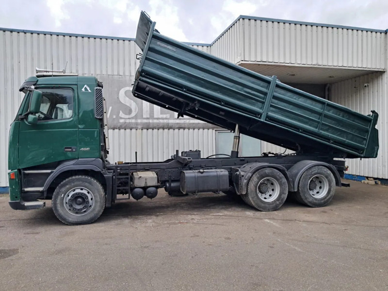 Volvo FH 12 - 460 , 6x2 , 3 Way Tipper, Spring Suspension , Manual Gearbox, Airco - Kipper vrachtwagen: afbeelding 2 Volvo FH 12 - 460 , 6x2 , 3 Way Tipper, Spring Suspension , Manual Gearbox, Airco - Kipper vrachtwagen: afbeelding 2