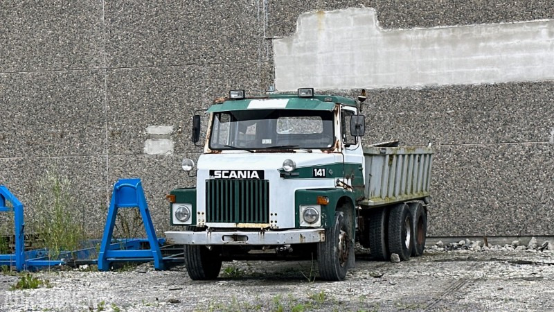 1977 Scania 141 Veteran Tippbil / Snutebil med Blidsberg Dumperkasse (ubrukt), baklem og skjold. - Kipper vrachtwagen: afbeelding 1 1977 Scania 141 Veteran Tippbil / Snutebil med Blidsberg Dumperkasse (ubrukt), baklem og skjold. - Kipper vrachtwagen: afbeelding 1