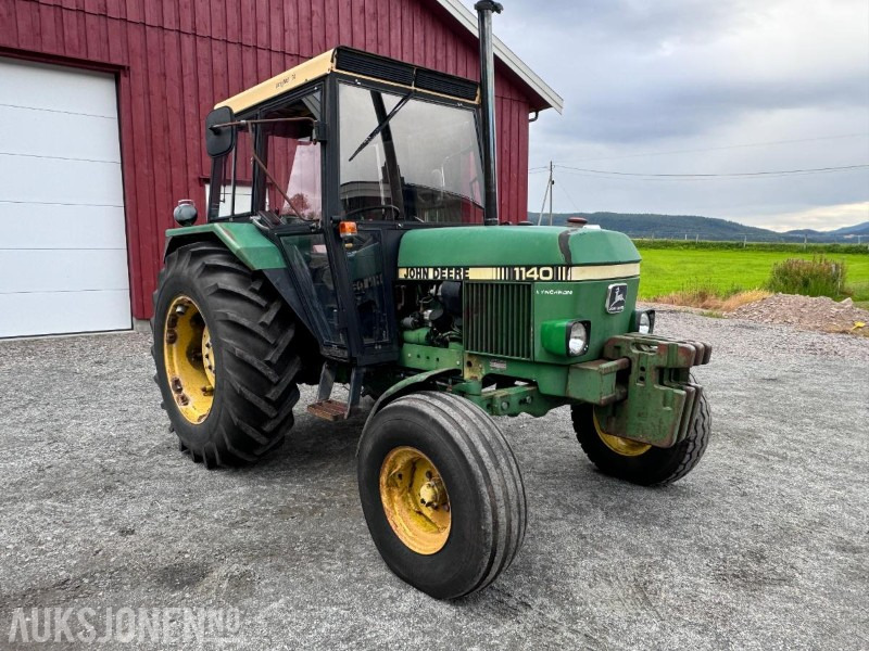 1981 John Deere 1140 Synchron - Servo - Tvillinghjul - 2 doble hydraulikkuttak - Tractor: afbeelding 3 1981 John Deere 1140 Synchron - Servo - Tvillinghjul - 2 doble hydraulikkuttak - Tractor: afbeelding 3