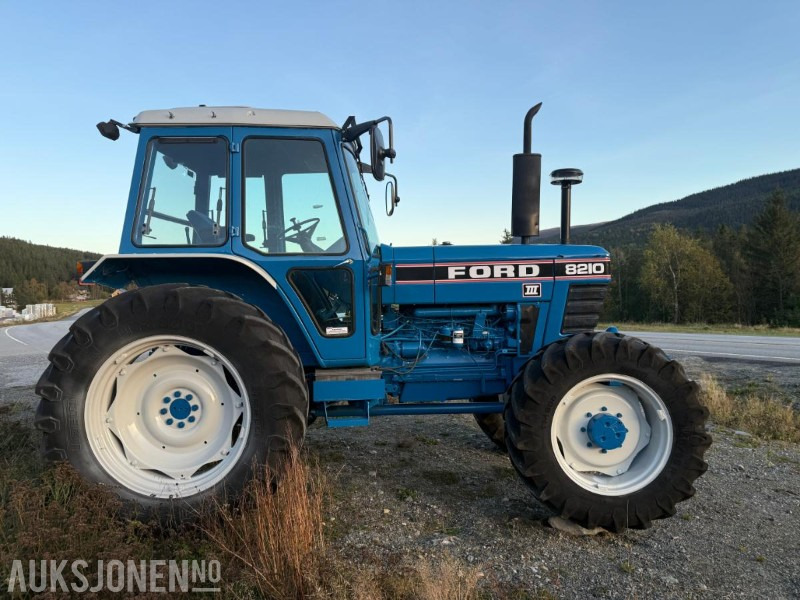 1984 Ford 8210 m/Turbo - mva fri traktor 5670 timer - Tractor: afbeelding 4 1984 Ford 8210 m/Turbo - mva fri traktor 5670 timer - Tractor: afbeelding 4