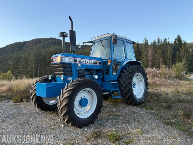 1984 Ford 8210 m/Turbo - mva fri traktor 5670 timer - Tractor: afbeelding 1 1984 Ford 8210 m/Turbo - mva fri traktor 5670 timer - Tractor: afbeelding 1