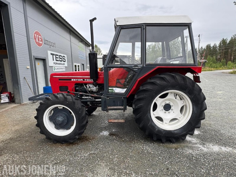 1984 Zetor 7045 traktor - Tractor: afbeelding 2 1984 Zetor 7045 traktor - Tractor: afbeelding 2