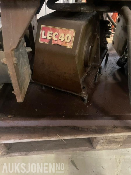 1996 Ess Verk LEC40 - Vibroplate til gravemaskin med S-60 feste. - Wals: afbeelding 5 1996 Ess Verk LEC40 - Vibroplate til gravemaskin med S-60 feste. - Wals: afbeelding 5