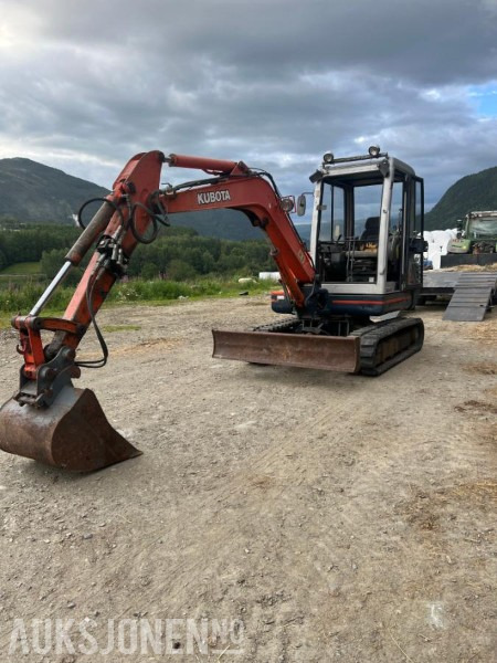 1997 Kubota KX 121-2 gravemaskin med 2 skuffer og klype - Graafmachine: afbeelding 1 1997 Kubota KX 121-2 gravemaskin med 2 skuffer og klype - Graafmachine: afbeelding 1
