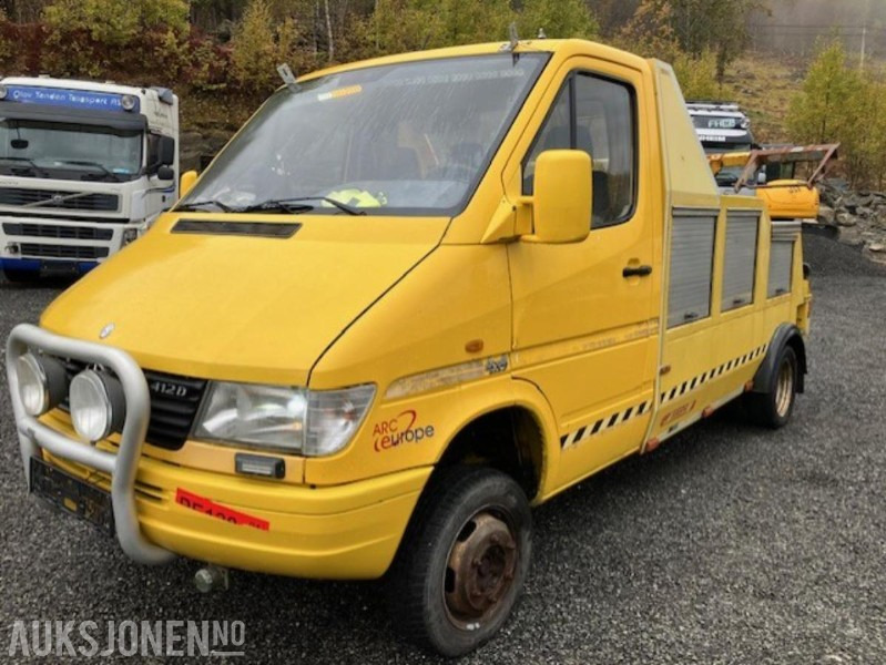 1999 Mercedes-Benz Sprinter 412 4x4 Redningsbil med briller og vinsj - Brandweerwagen: afbeelding 1 1999 Mercedes-Benz Sprinter 412 4x4 Redningsbil med briller og vinsj - Brandweerwagen: afbeelding 1