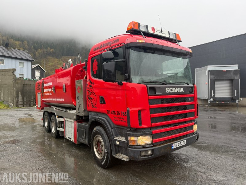 1999 Scania R124 Spyle/sugebil med Korp & Sönn påbygg - Vacuümwagen: afbeelding 2 1999 Scania R124 Spyle/sugebil med Korp & Sönn påbygg - Vacuümwagen: afbeelding 2