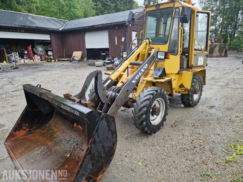 2000 Volvo ZL 402 C hjullaster med snøskuff grusskuff og pallegafler - Wiellader: afbeelding 1 2000 Volvo ZL 402 C hjullaster med snøskuff grusskuff og pallegafler - Wiellader: afbeelding 1