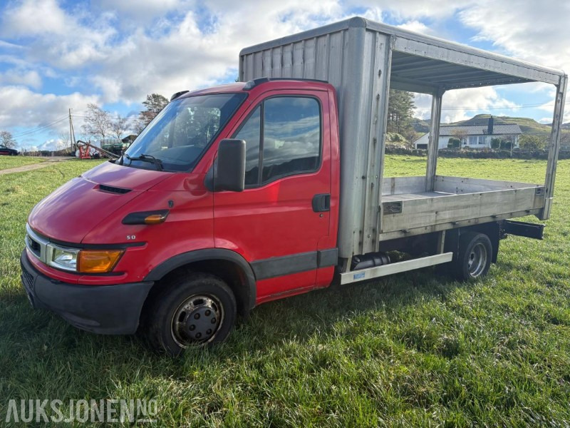 2004 Iveco Daily Med aluminiums plan og kapell ramme - Vrachtwagen met open laadbak: afbeelding 1 2004 Iveco Daily Med aluminiums plan og kapell ramme - Vrachtwagen met open laadbak: afbeelding 1