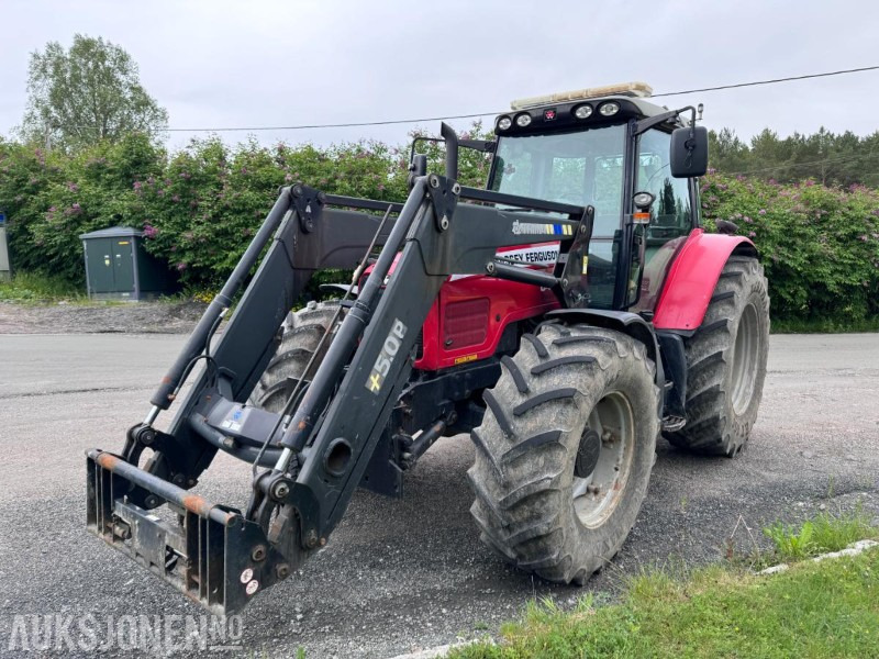 2004 Massey Ferguson 6480 Dynashift - Frontlaster med hydraulisk redskapslås - Fronthydraulikk - 40 km - Fjærende hytte - tredje funksjon - Tractor: afbeelding 1 2004 Massey Ferguson 6480 Dynashift - Frontlaster med hydraulisk redskapslås - Fronthydraulikk - 40 km - Fjærende hytte - tredje funksjon - Tractor: afbeelding 1