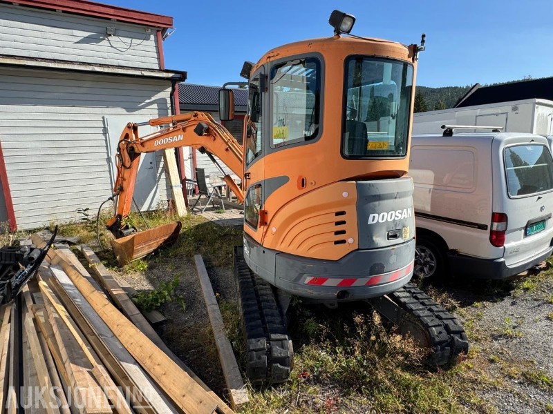 2007 Doosan DX35Z gravemaskin med tilt og pusseskuffe / rep objekt / 1729 timer - Graafmachine: afbeelding 3 2007 Doosan DX35Z gravemaskin med tilt og pusseskuffe / rep objekt / 1729 timer - Graafmachine: afbeelding 3