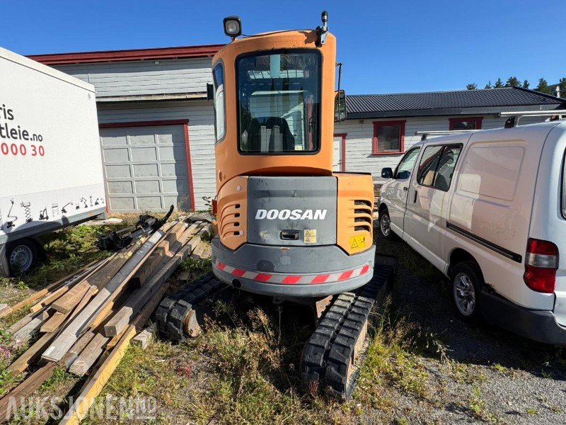 2007 Doosan DX35Z gravemaskin med tilt og pusseskuffe / rep objekt / 1729 timer - Graafmachine: afbeelding 4 2007 Doosan DX35Z gravemaskin med tilt og pusseskuffe / rep objekt / 1729 timer - Graafmachine: afbeelding 4
