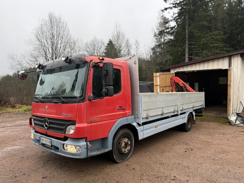 2007 Mercedes-Benz 818 planbil med kran / Nylig EU-godkjent - Vrachtwagen met open laadbak: afbeelding 1 2007 Mercedes-Benz 818 planbil med kran / Nylig EU-godkjent - Vrachtwagen met open laadbak: afbeelding 1