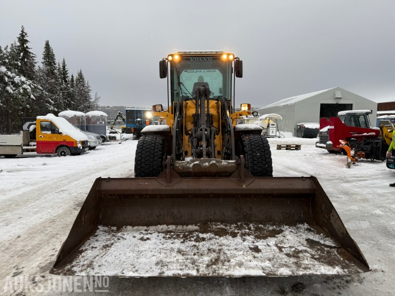 2007 Volvo L70F - Pusseskuffe - 9668t - Sentralsmøring - Wiellader: afbeelding 3 2007 Volvo L70F - Pusseskuffe - 9668t - Sentralsmøring - Wiellader: afbeelding 3