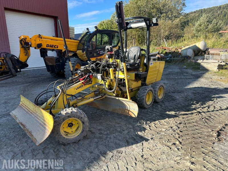 2008 Laser Grader Høvel med maskinstyring og laser - Bouwmaterieel: afbeelding 1 2008 Laser Grader Høvel med maskinstyring og laser - Bouwmaterieel: afbeelding 1