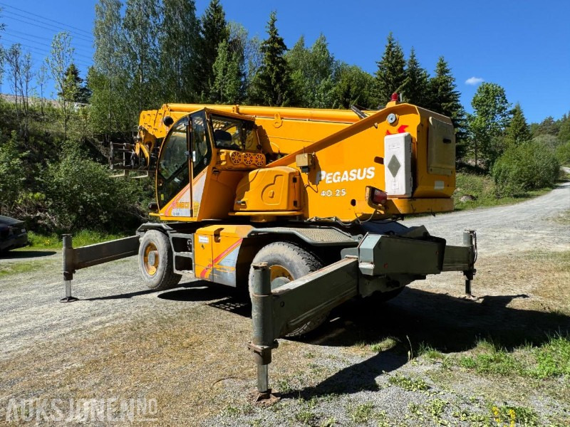 2009 Dieci Pegasus 40.25 rundtomsvingende teleskoptruck med kurv / vinsj / pallegaffler - Verreiker: afbeelding 3 2009 Dieci Pegasus 40.25 rundtomsvingende teleskoptruck med kurv / vinsj / pallegaffler - Verreiker: afbeelding 3