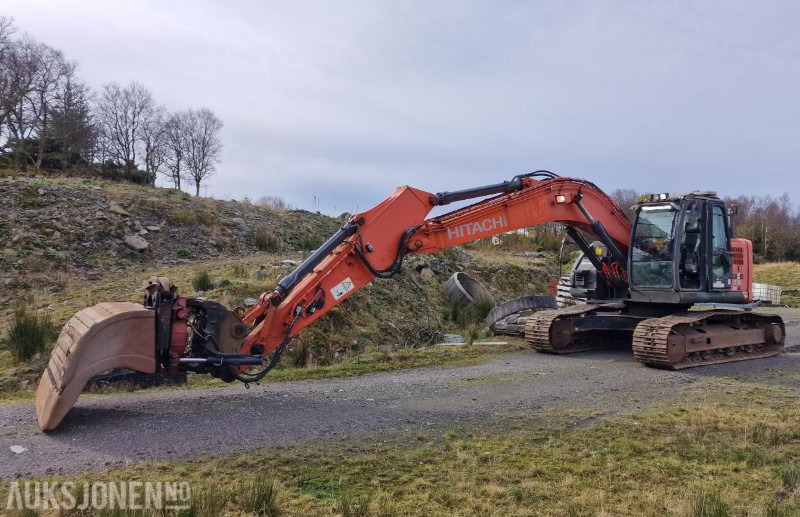 2009 Hitachi ZX225USLC-3 Beltegraver m/GPS/Rototilt med klype/3 skuffer, 12800 timer - Rupsgraafmachine: afbeelding 2 2009 Hitachi ZX225USLC-3 Beltegraver m/GPS/Rototilt med klype/3 skuffer, 12800 timer - Rupsgraafmachine: afbeelding 2