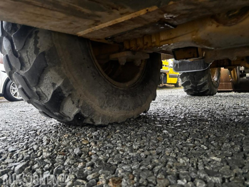 Wiellader 2010 CAT 906H HJULLASTER. 1596TIMER. SKUFFE. TELLEFSDAL VPL PLOG. HOLMS FEIEKOST. CAT PALLEGAFFLER: afbeelding 38 Wiellader 2010 CAT 906H HJULLASTER. 1596TIMER. SKUFFE. TELLEFSDAL VPL PLOG. HOLMS FEIEKOST. CAT PALLEGAFFLER: afbeelding 38