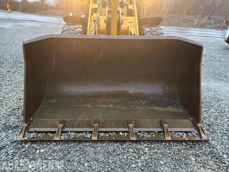 Wiellader 2010 CAT 906H HJULLASTER. 1596TIMER. SKUFFE. TELLEFSDAL VPL PLOG. HOLMS FEIEKOST. CAT PALLEGAFFLER: afbeelding 9 Wiellader 2010 CAT 906H HJULLASTER. 1596TIMER. SKUFFE. TELLEFSDAL VPL PLOG. HOLMS FEIEKOST. CAT PALLEGAFFLER: afbeelding 9