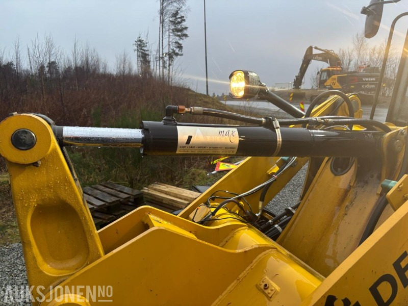 Wiellader 2010 CAT 906H HJULLASTER. 1596TIMER. SKUFFE. TELLEFSDAL VPL PLOG. HOLMS FEIEKOST. CAT PALLEGAFFLER: afbeelding 24 Wiellader 2010 CAT 906H HJULLASTER. 1596TIMER. SKUFFE. TELLEFSDAL VPL PLOG. HOLMS FEIEKOST. CAT PALLEGAFFLER: afbeelding 24