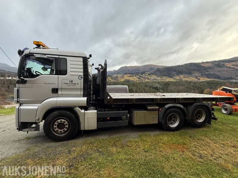 2010 MAN TGS 28.540 krokbil / krokløftbil - maskinflak + krokkasse - Haakarmsysteem vrachtwagen: afbeelding 2 2010 MAN TGS 28.540 krokbil / krokløftbil - maskinflak + krokkasse - Haakarmsysteem vrachtwagen: afbeelding 2