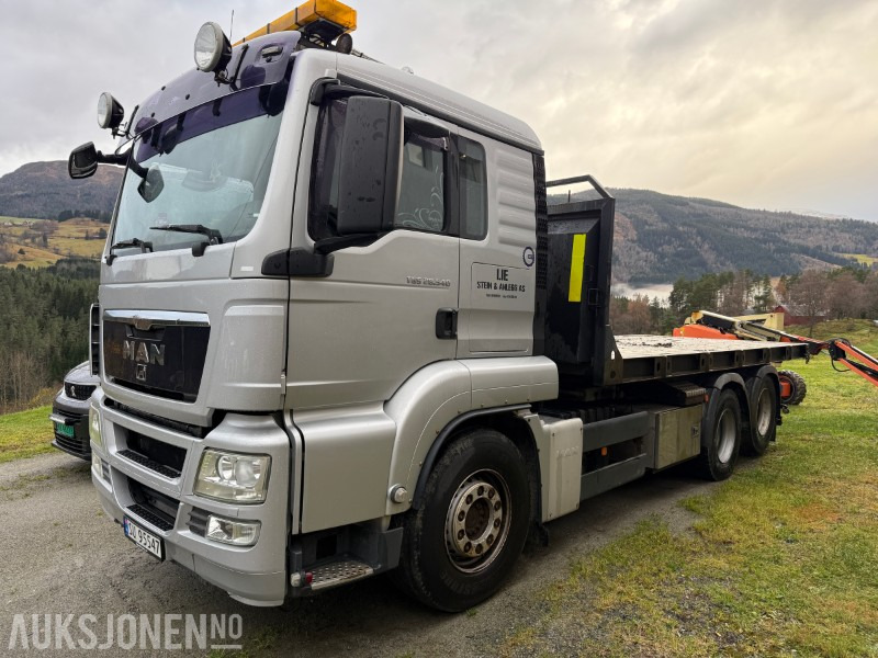 2010 MAN TGS 28.540 krokbil / krokløftbil - maskinflak + krokkasse - Haakarmsysteem vrachtwagen: afbeelding 1 2010 MAN TGS 28.540 krokbil / krokløftbil - maskinflak + krokkasse - Haakarmsysteem vrachtwagen: afbeelding 1